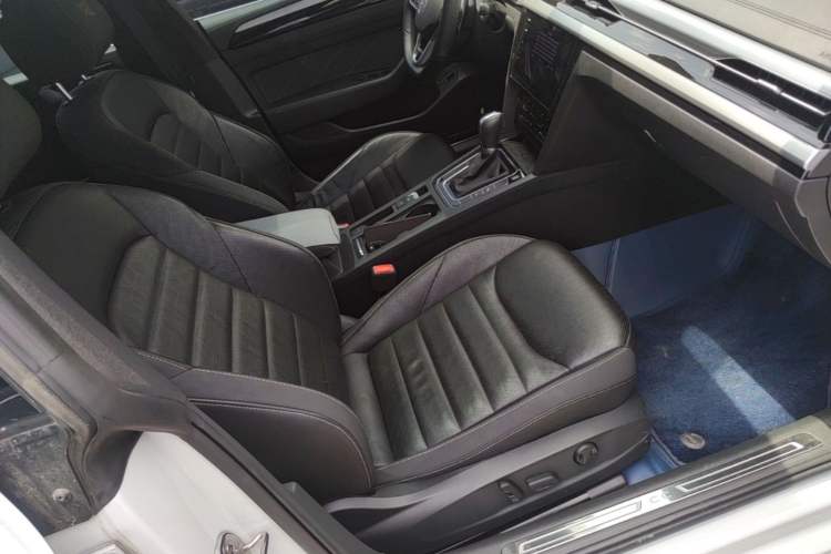 Used Volkswagen FAW-Volkswagen CC 2023 380TSI Striking Edition Right Front Seat