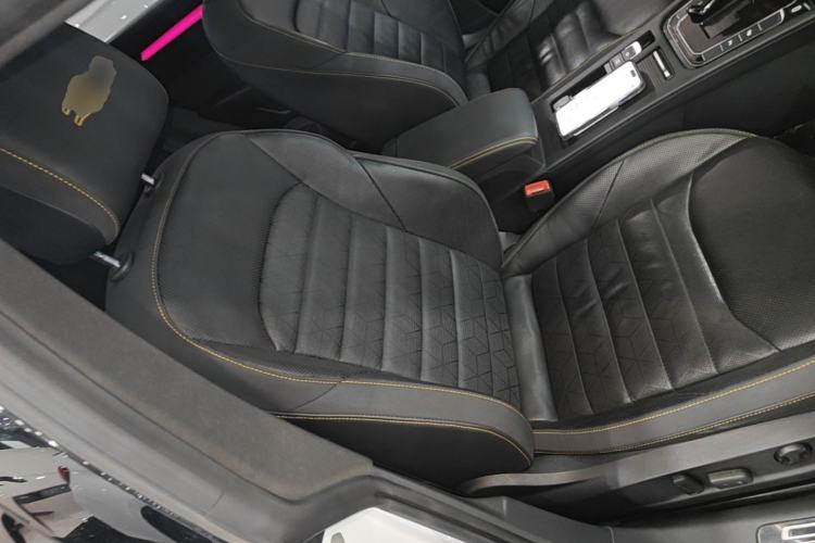 Used Volkswagen FAW-Volkswagen CC 2023 380TSI Striking Edition Right Front Seat