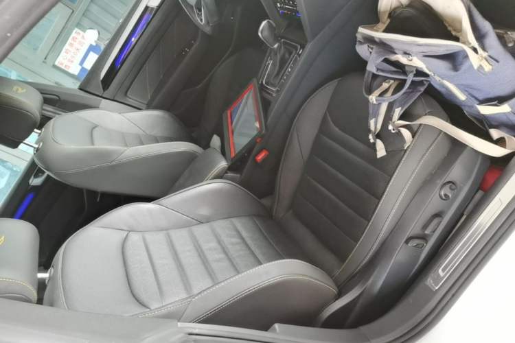 Used Volkswagen FAW-Volkswagen CC 2023 380TSI Striking Edition Right Front Seat