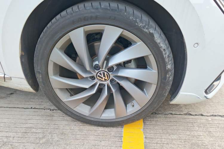 Used Volkswagen FAW-Volkswagen CC 2023 380TSI Striking Edition Right Front Wheel Hub