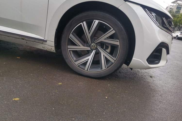 Used Volkswagen FAW-Volkswagen CC 2023 330TSI Ignite Edition Right Front Wheel Hub