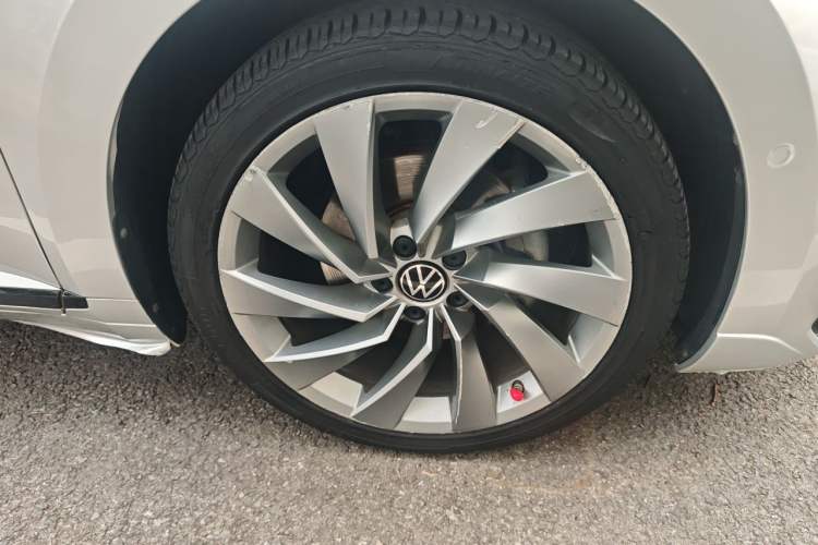 Used Volkswagen FAW-Volkswagen CC 2023 380TSI Striking Edition Right Front Wheel Hub