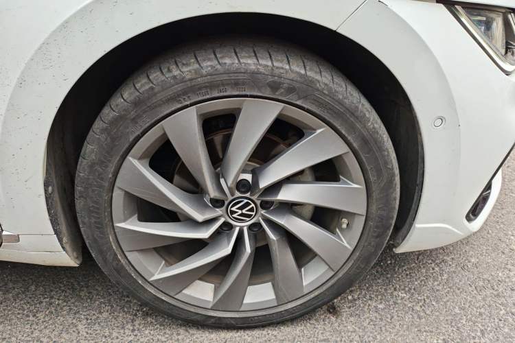 Used Volkswagen FAW-Volkswagen CC 2023 380TSI Striking Edition Right Front Wheel Hub