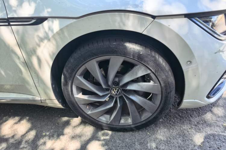 Used Volkswagen FAW-Volkswagen CC 2023 380TSI Striking Edition Right Front Wheel Hub