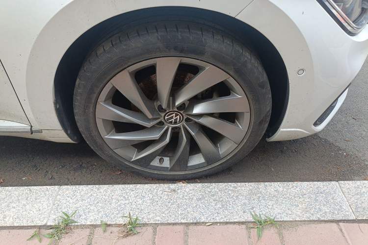 Used Volkswagen FAW-Volkswagen CC 2023 380TSI Glorious Edition Right Front Wheel Hub
