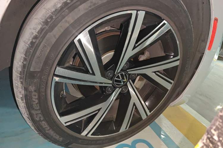 Used Volkswagen FAW-Volkswagen CC 2023 330TSI Ignite Edition Right Front Wheel Hub