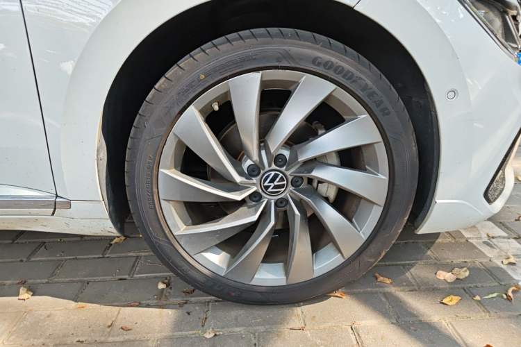 Used Volkswagen FAW-Volkswagen CC 2023 380TSI Glorious Edition Right Front Wheel Hub