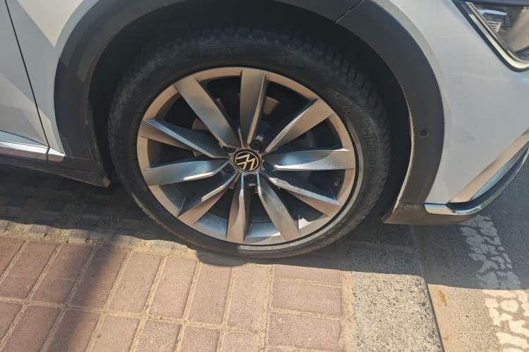 Used Volkswagen FAW-Volkswagen CC 2023 Adventure Vehicle 380TSI Trailblazer Edition Right Front Wheel Hub