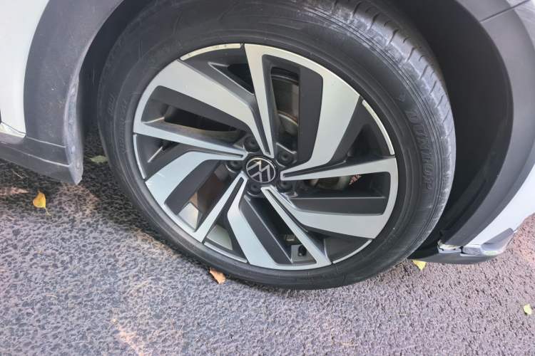 Used Volkswagen FAW-Volkswagen CC 2023 Adventure Vehicle 330TSI Hunter Vision Edition Right Front Wheel Hub