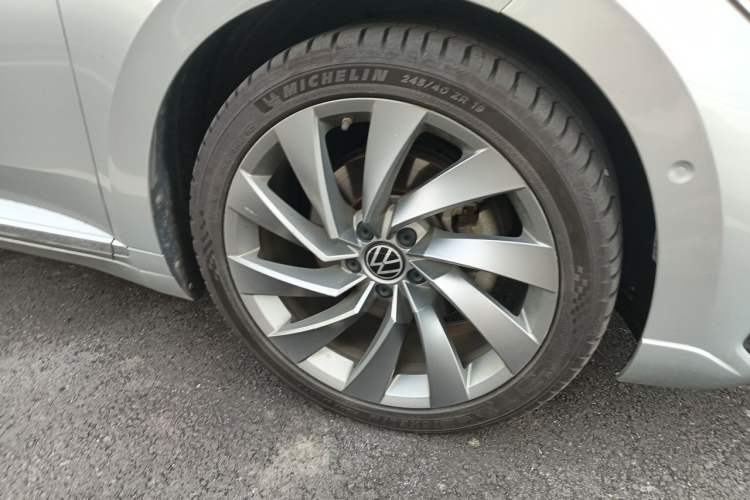 Used Volkswagen FAW-Volkswagen CC 2023 380TSI Striking Edition Right Front Wheel Hub