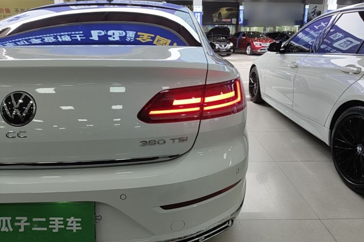 Used Volkswagen FAW-Volkswagen CC 2023 380TSI Striking Edition Right Rear Taillight