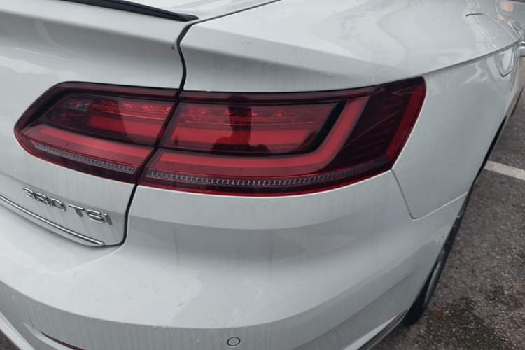 Used Volkswagen FAW-Volkswagen CC 2023 380TSI Striking Edition Right Rear Taillight