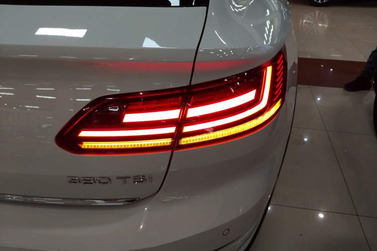 Used Volkswagen FAW-Volkswagen CC 2023 Hunting Vehicle 380TSI Hunter's Heart Edition Right Rear Taillight