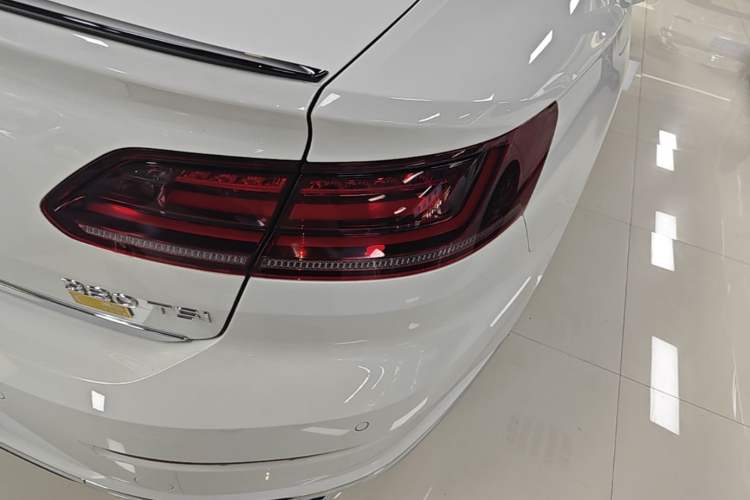 Used Volkswagen FAW-Volkswagen CC 2023 380TSI Striking Edition Right Rear Taillight