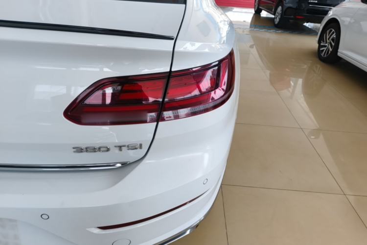 Used Volkswagen FAW-Volkswagen CC 2023 380TSI Striking Edition Right Rear Taillight
