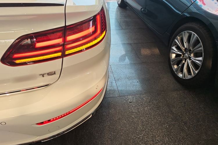 Used Volkswagen FAW-Volkswagen CC 2023 380TSI Striking Edition Right Rear Taillight