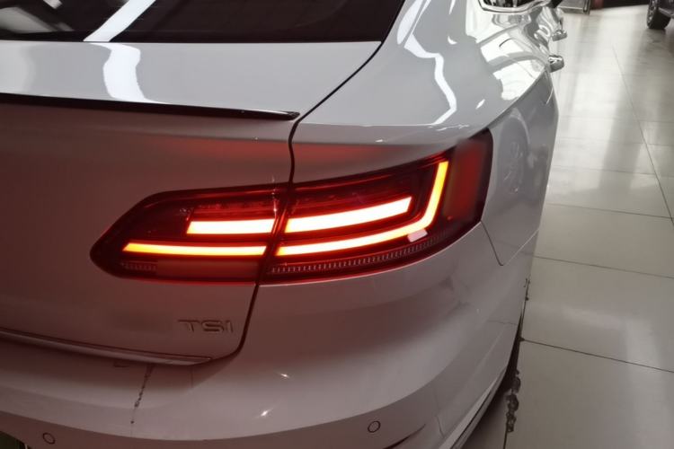 Used Volkswagen FAW-Volkswagen CC 2023 380TSI Striking Edition Right Rear Taillight