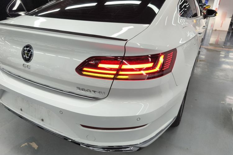 Used Volkswagen FAW-Volkswagen CC 2023 380TSI Striking Edition Right Rear Taillight