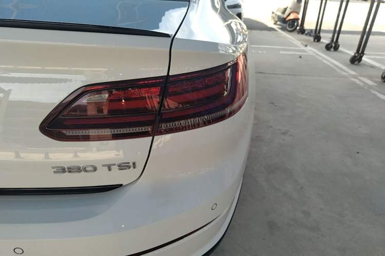 Used Volkswagen FAW-Volkswagen CC 2023 380TSI Striking Edition Right Rear Taillight