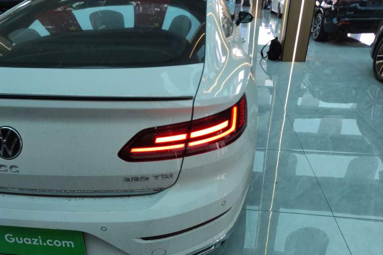 Used Volkswagen FAW-Volkswagen CC 2023 380TSI Striking Edition Right Rear Taillight