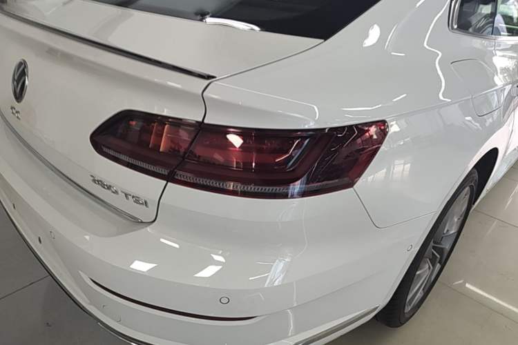 Used Volkswagen FAW-Volkswagen CC 2023 380TSI Striking Edition Right Rear Taillight