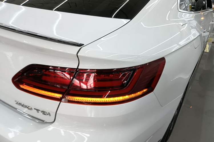 Used Volkswagen FAW-Volkswagen CC 2023 380TSI Striking Edition Right Rear Taillight