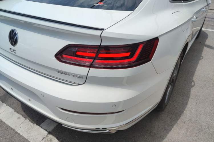 Used Volkswagen FAW-Volkswagen CC 2023 380TSI Striking Edition Right Rear Taillight