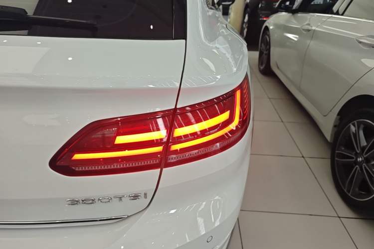 Used Volkswagen FAW-Volkswagen CC 2023 Hunting Vehicle 380TSI Hunter's Heart Edition Right Rear Taillight