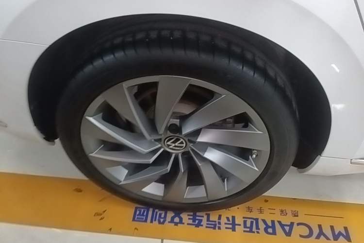 Used Volkswagen FAW-Volkswagen CC 2023 380TSI Striking Edition Right Rear Wheel Hub