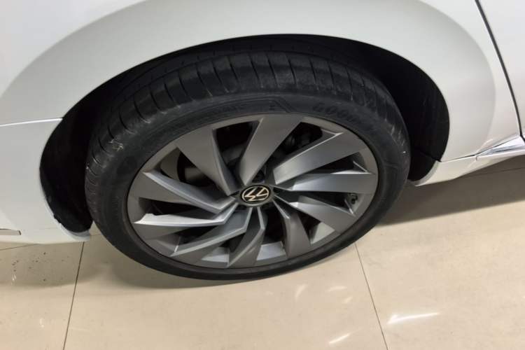 Used Volkswagen FAW-Volkswagen CC 2023 380TSI Striking Edition Right Rear Wheel Hub