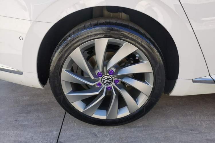 Used Volkswagen FAW-Volkswagen CC 2023 380TSI Glorious Edition Right Rear Wheel Hub