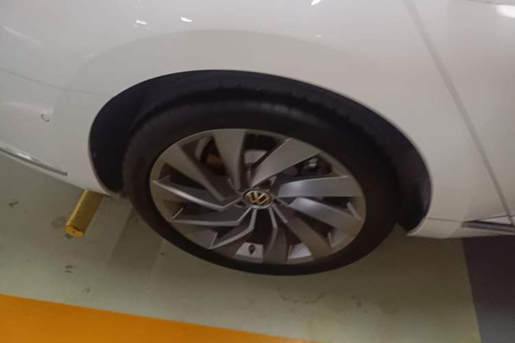Used Volkswagen FAW-Volkswagen CC 2023 380TSI Striking Edition Right Rear Wheel Hub