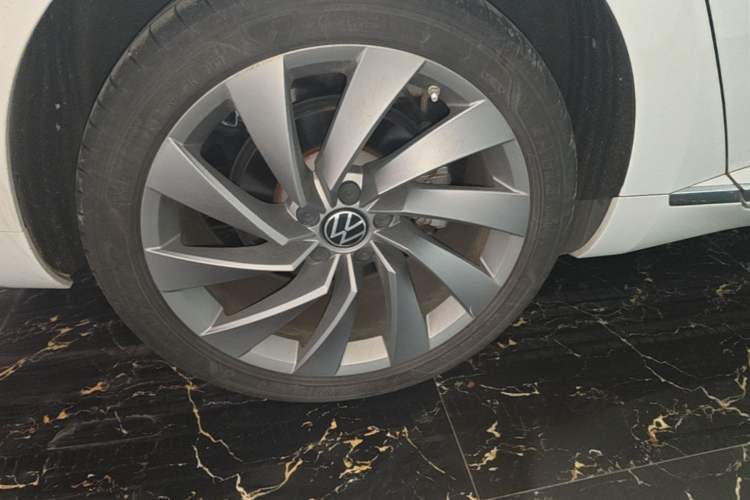 Used Volkswagen FAW-Volkswagen CC 2023 380TSI Striking Edition Right Rear Wheel Hub