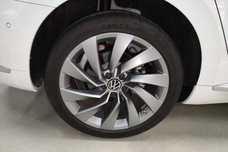 Used Volkswagen FAW-Volkswagen CC 2023 380TSI Striking Edition Right Rear Wheel Hub