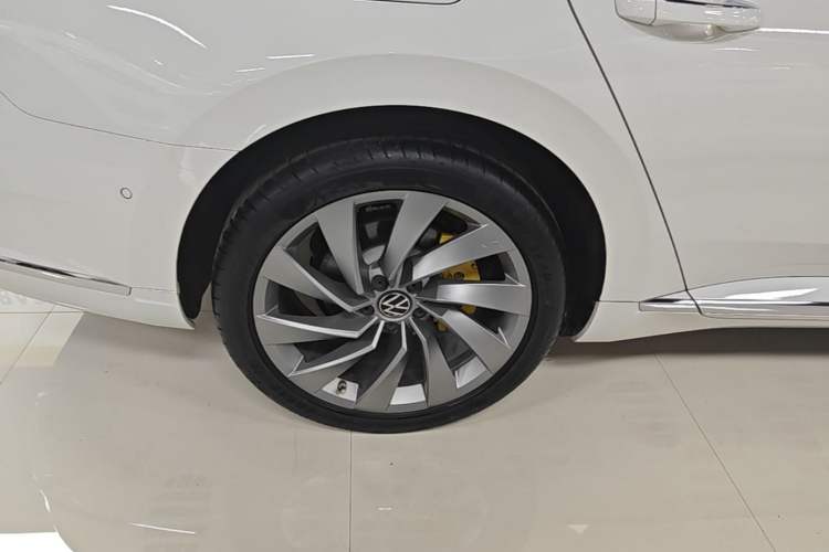 Used Volkswagen FAW-Volkswagen CC 2023 380TSI Striking Edition Right Rear Wheel Hub