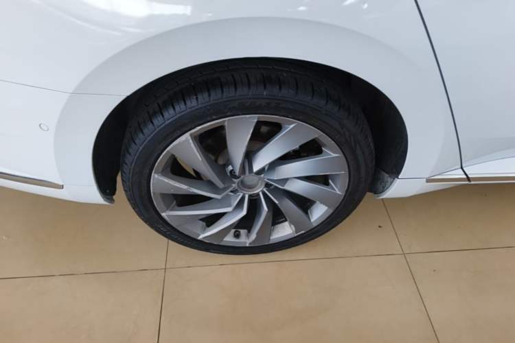 Used Volkswagen FAW-Volkswagen CC 2023 380TSI Striking Edition Right Rear Wheel Hub