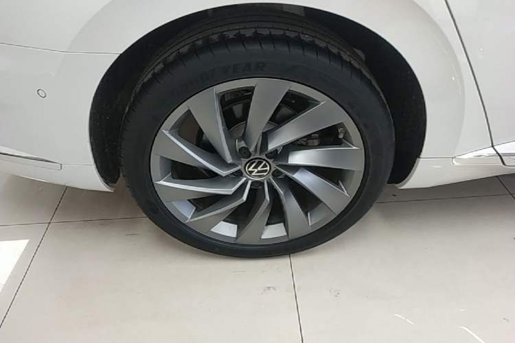 Used Volkswagen FAW-Volkswagen CC 2023 380TSI Striking Edition Right Rear Wheel Hub