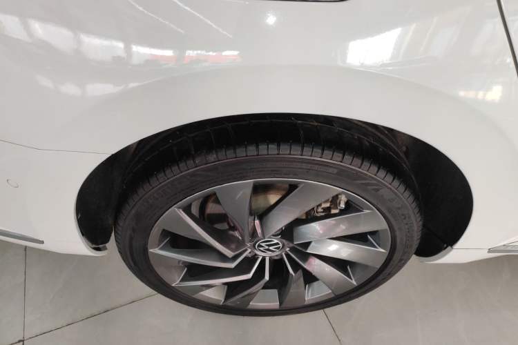 Used Volkswagen FAW-Volkswagen CC 2023 380TSI Striking Edition Right Rear Wheel Hub