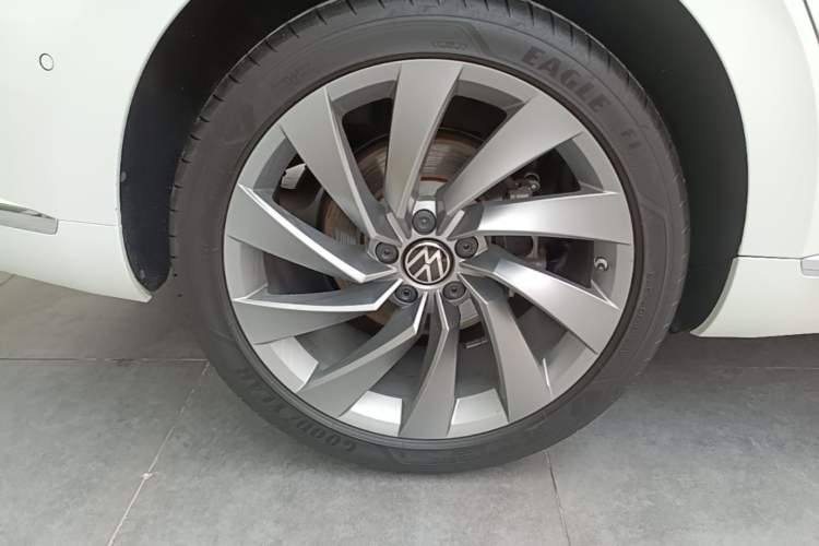 Used Volkswagen FAW-Volkswagen CC 2023 380TSI Striking Edition Right Rear Wheel Hub