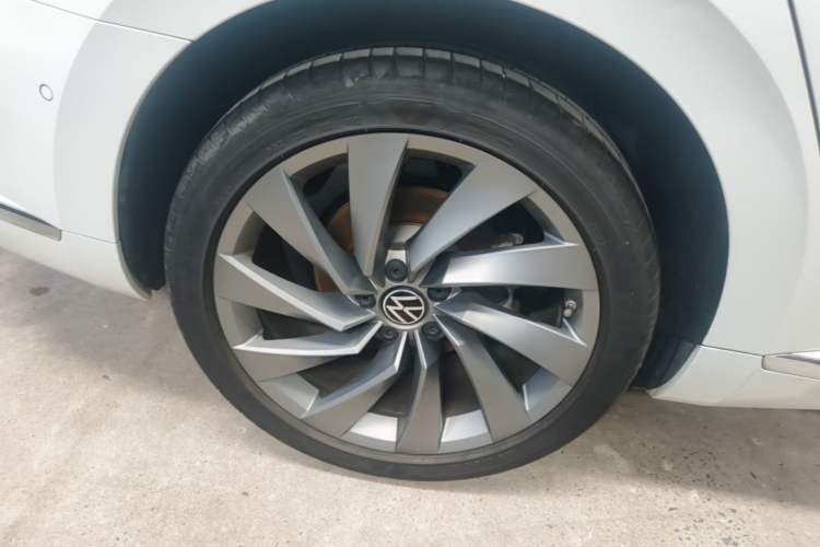 Used Volkswagen FAW-Volkswagen CC 2023 380TSI Striking Edition Right Rear Wheel Hub