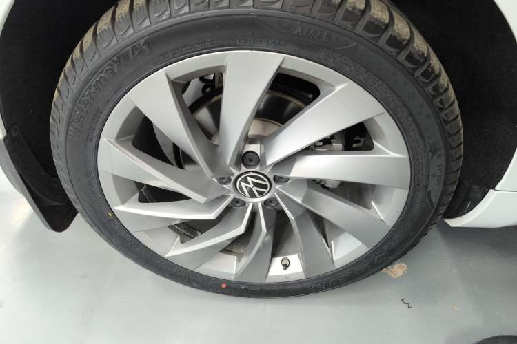 Used Volkswagen FAW-Volkswagen CC 2023 380TSI Striking Edition Right Rear Wheel Hub