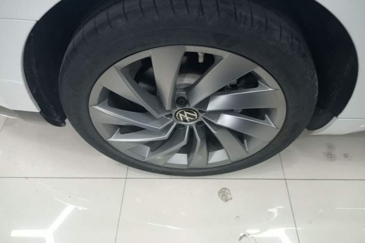 Used Volkswagen FAW-Volkswagen CC 2023 380TSI Striking Edition Right Rear Wheel Hub