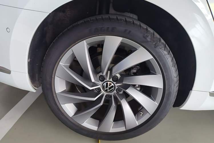 Used Volkswagen FAW-Volkswagen CC 2023 380TSI Striking Edition Right Rear Wheel Hub