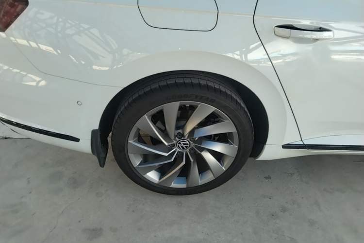 Used Volkswagen FAW-Volkswagen CC 2023 380TSI Striking Edition Right Rear Wheel Hub
