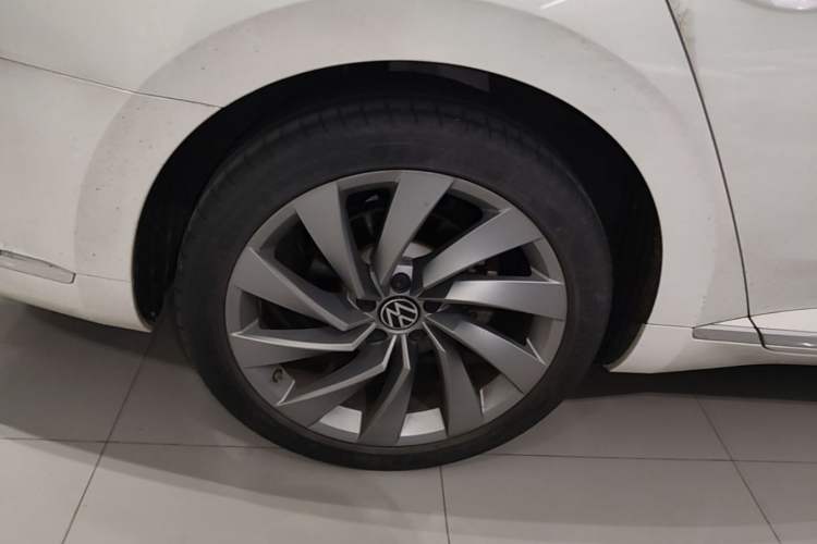 Used Volkswagen FAW-Volkswagen CC 2023 380TSI Striking Edition Right Rear Wheel Hub