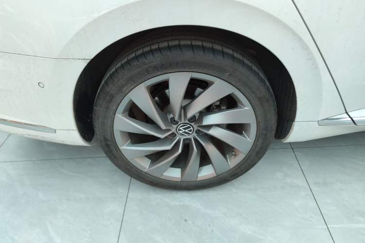 Used Volkswagen FAW-Volkswagen CC 2023 380TSI Striking Edition Right Rear Wheel Hub
