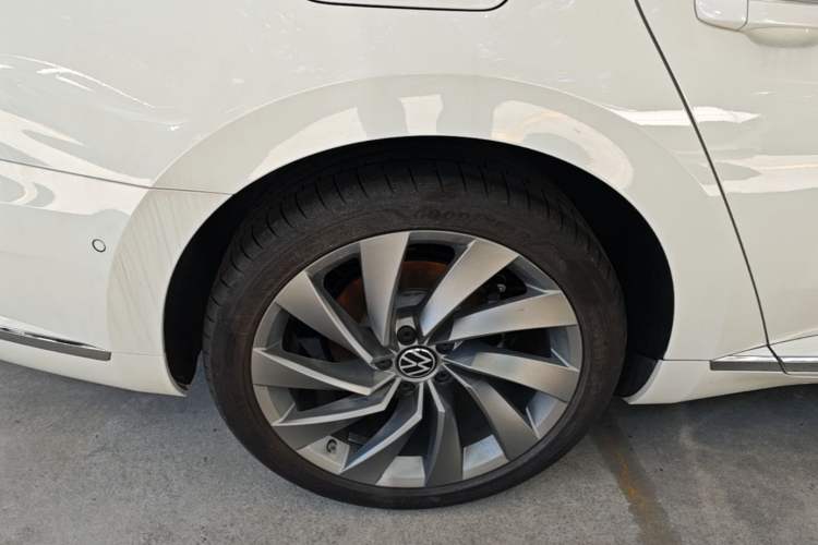 Used Volkswagen FAW-Volkswagen CC 2023 380TSI Striking Edition Right Rear Wheel Hub