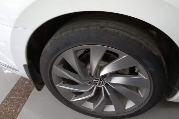 Used Volkswagen FAW-Volkswagen CC 2023 380TSI Striking Edition Right Rear Wheel Hub