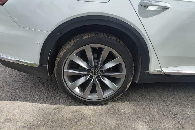 Used Volkswagen FAW-Volkswagen CC 2023 Adventure Vehicle 380TSI Trailblazer Edition Right Rear Wheel Hub