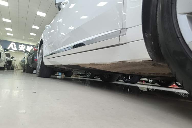 Used Volkswagen FAW-Volkswagen CC 2023 380TSI Striking Edition Right Side Sill